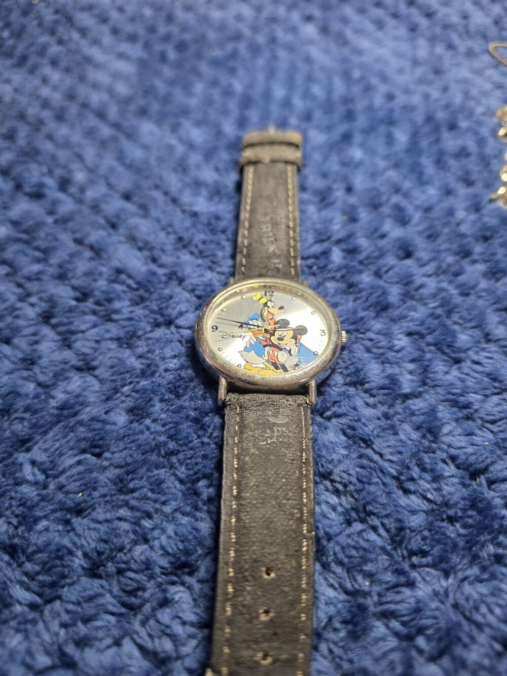 Disney Mickey Mouse Donald Duck & Goofy Friends for 70 Years Watch NEEDS BAND